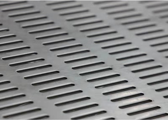 細長かった穴のアルミニウム穴があいた薄板金は0.5-8mmの厚さにパネルをはめる